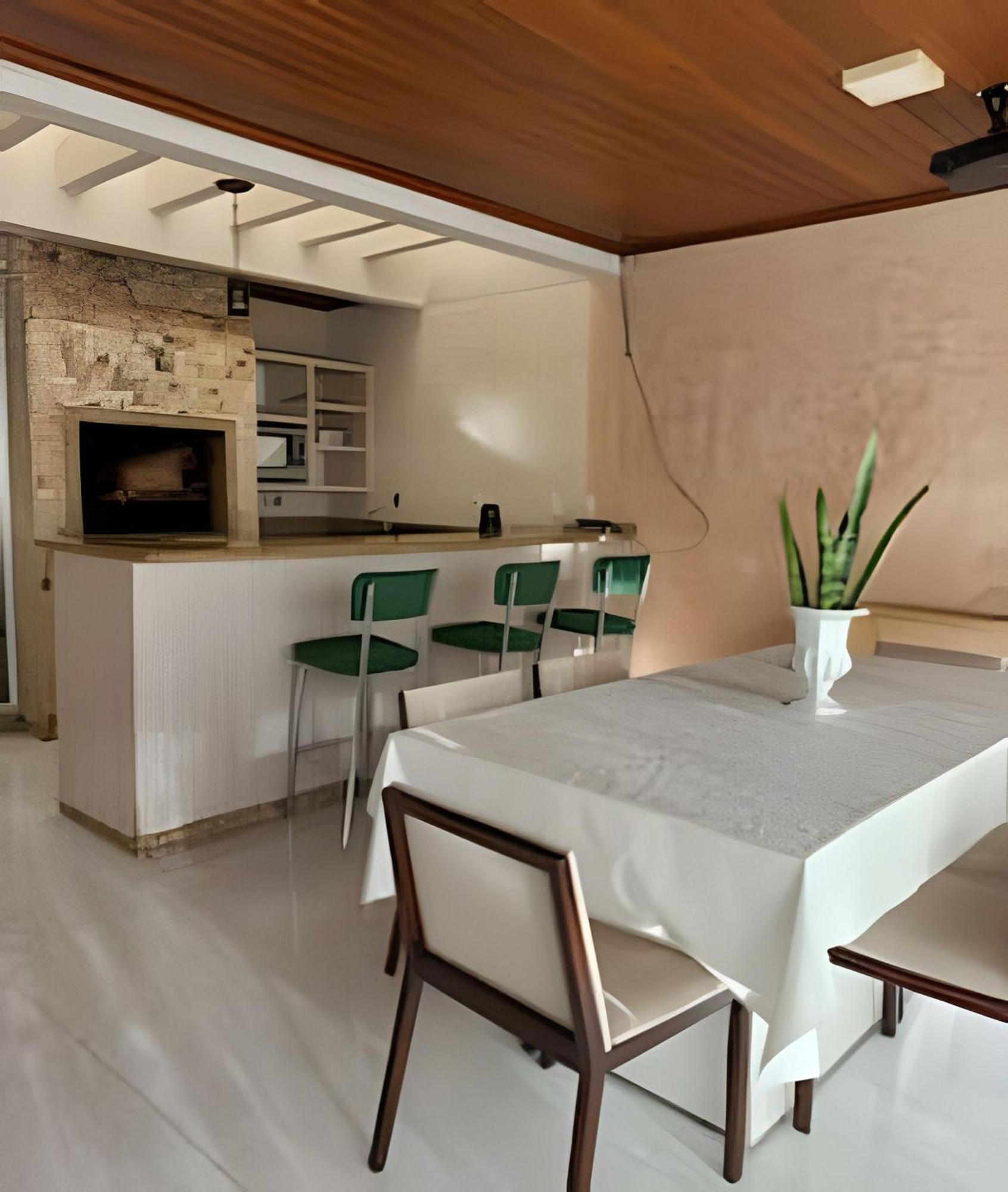 Sobrado Com 5 Suite 1 Quarto Piscina Churraqueira Ar Ate 20 Hospede フォス・ド・イグアス エクステリア 写真