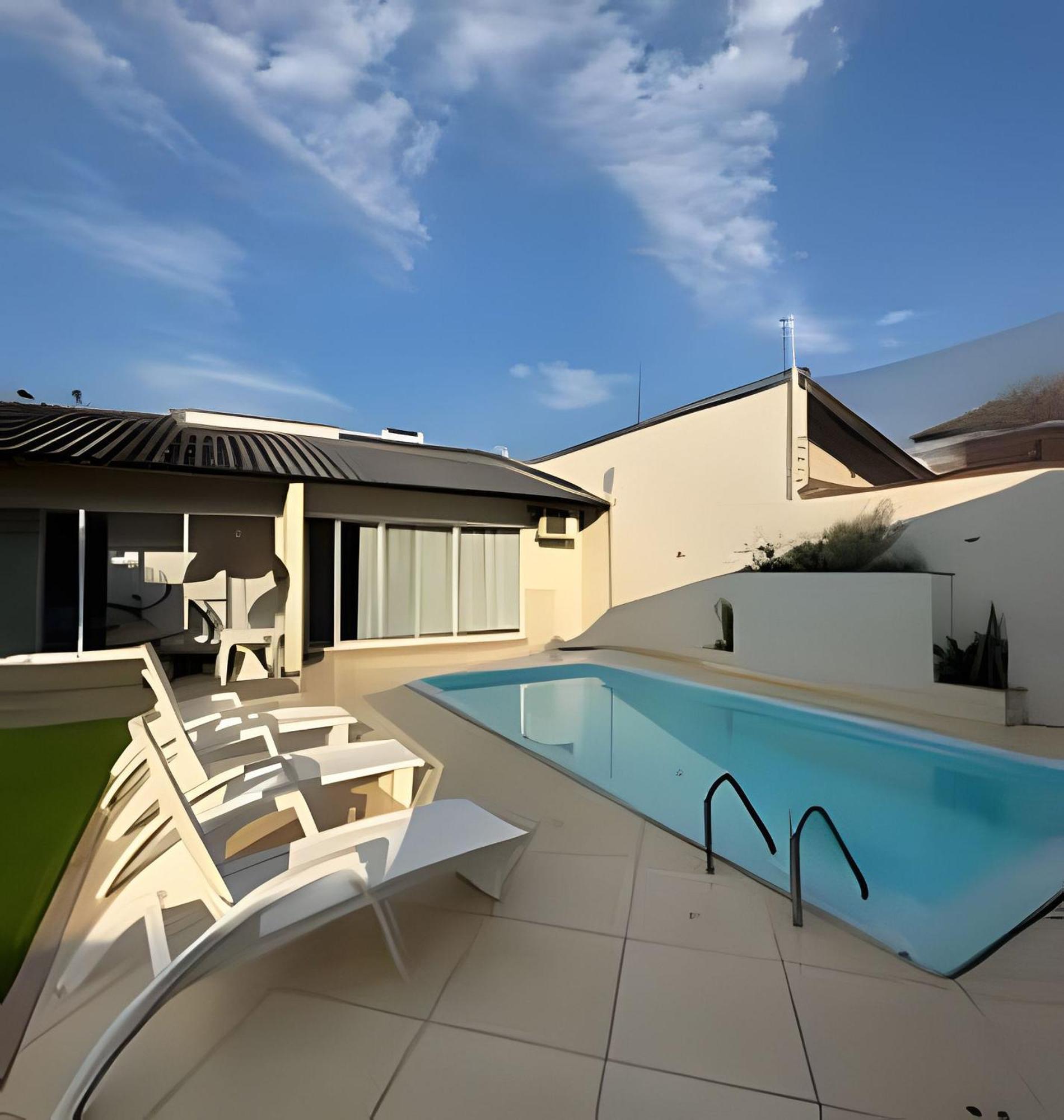 Sobrado Com 5 Suite 1 Quarto Piscina Churraqueira Ar Ate 20 Hospede フォス・ド・イグアス エクステリア 写真