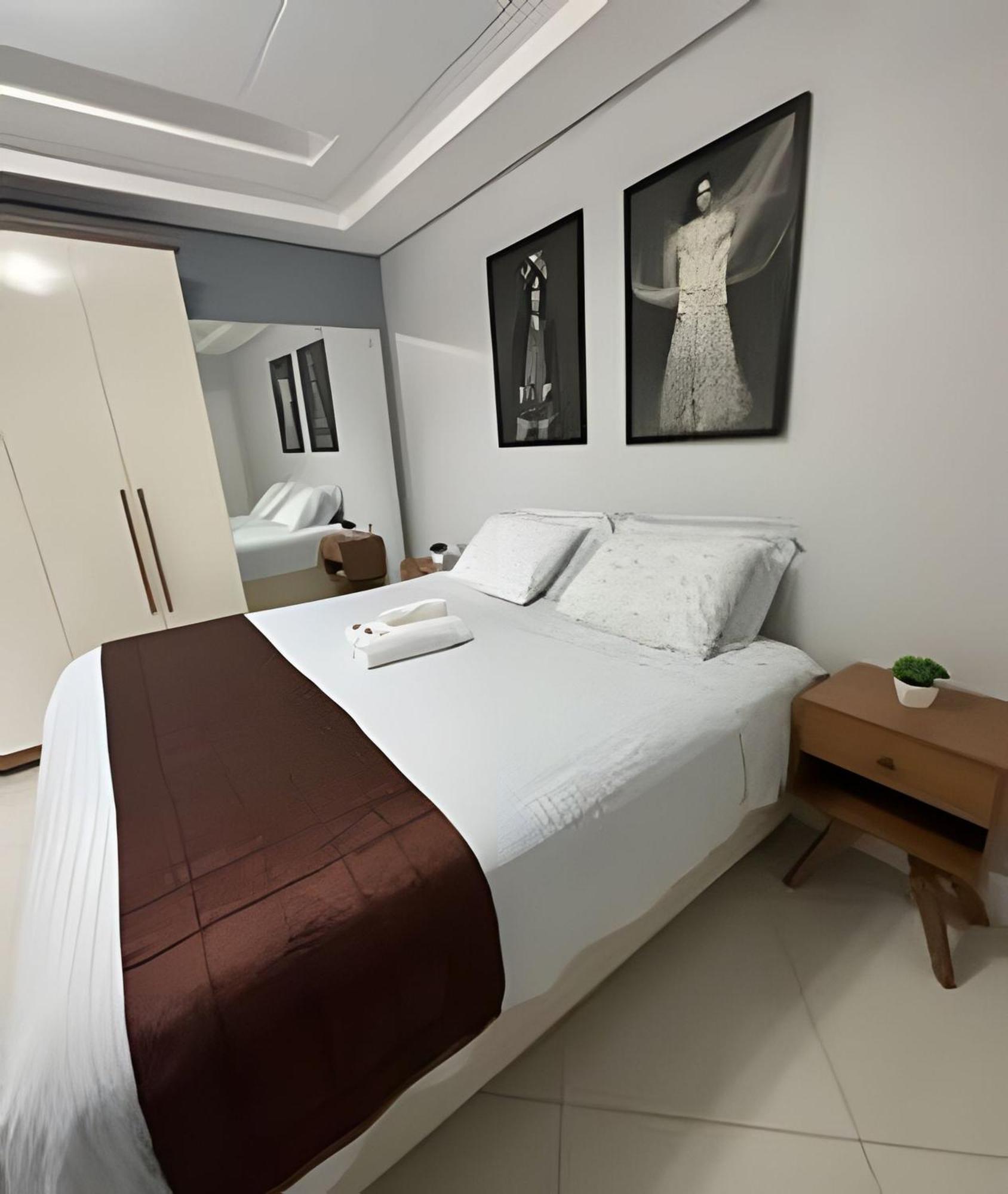 Sobrado Com 5 Suite 1 Quarto Piscina Churraqueira Ar Ate 20 Hospede フォス・ド・イグアス エクステリア 写真