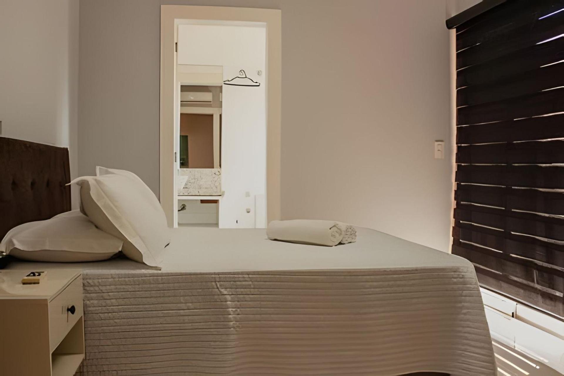 Sobrado Com 5 Suite 1 Quarto Piscina Churraqueira Ar Ate 20 Hospede フォス・ド・イグアス エクステリア 写真